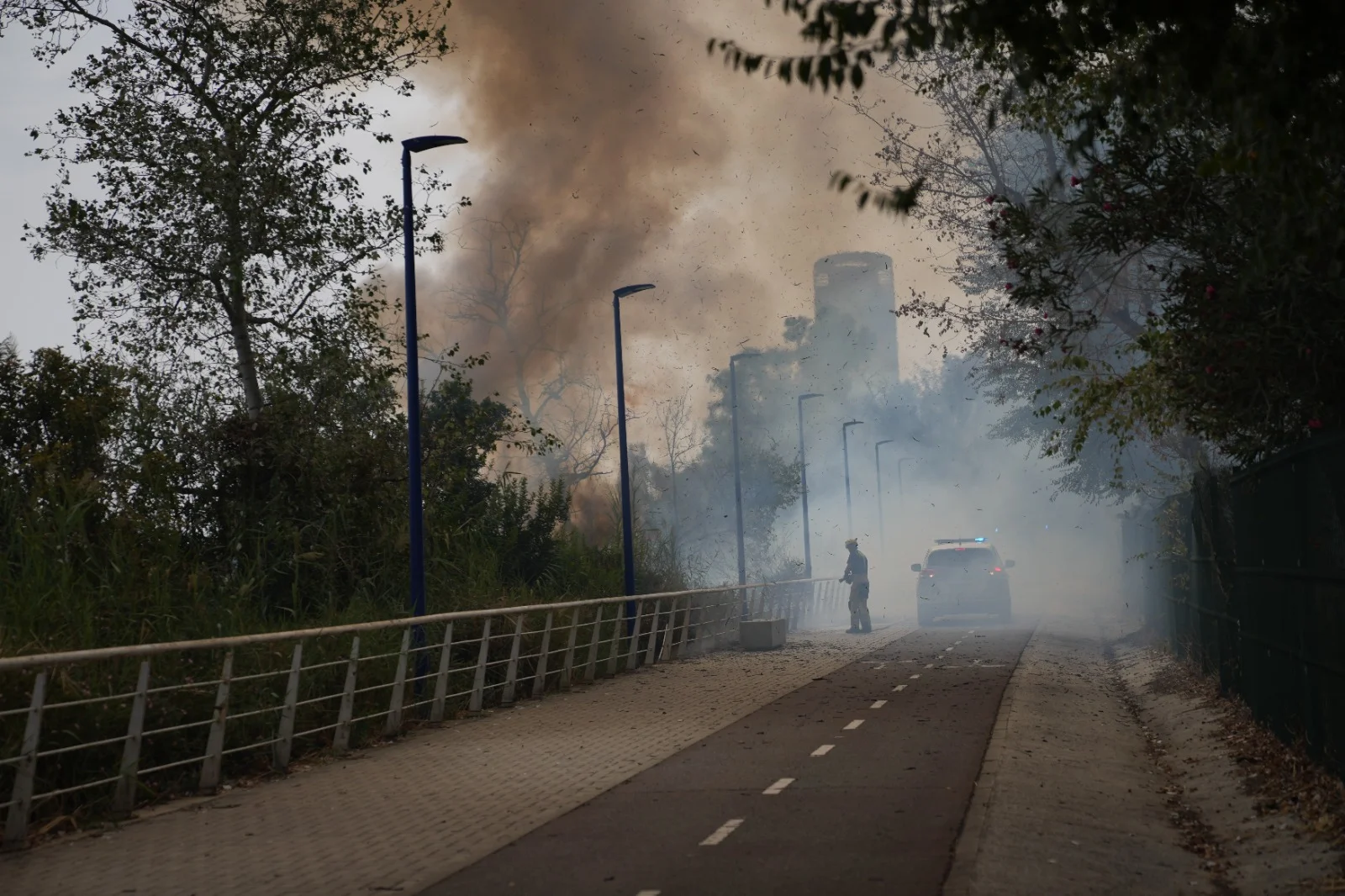 Incendio en Sevilla: nuevo fuego junto al Auditorio Rocío Jurado