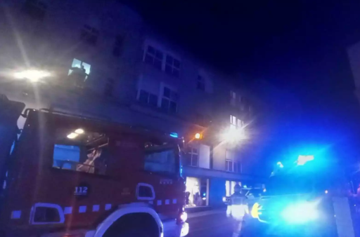 Cocina en llamas: tres equipos de bomberos sofocan incendio en un piso