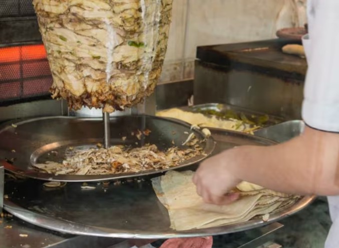 La inspección cierra dos kebabs en Logroño por falta de licencia