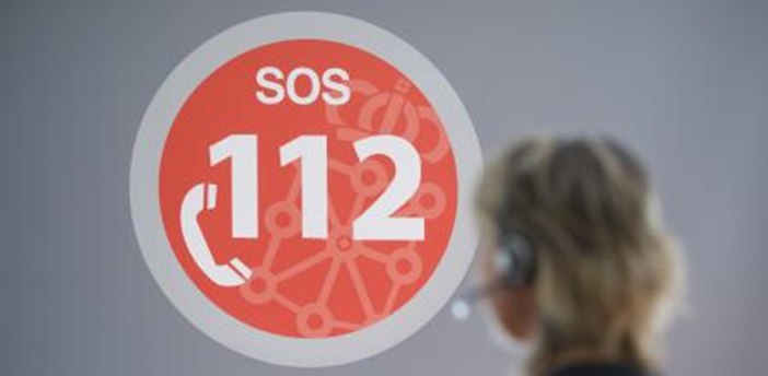 Un hombre hospitalizado tras el incendio de un coche en Ronda