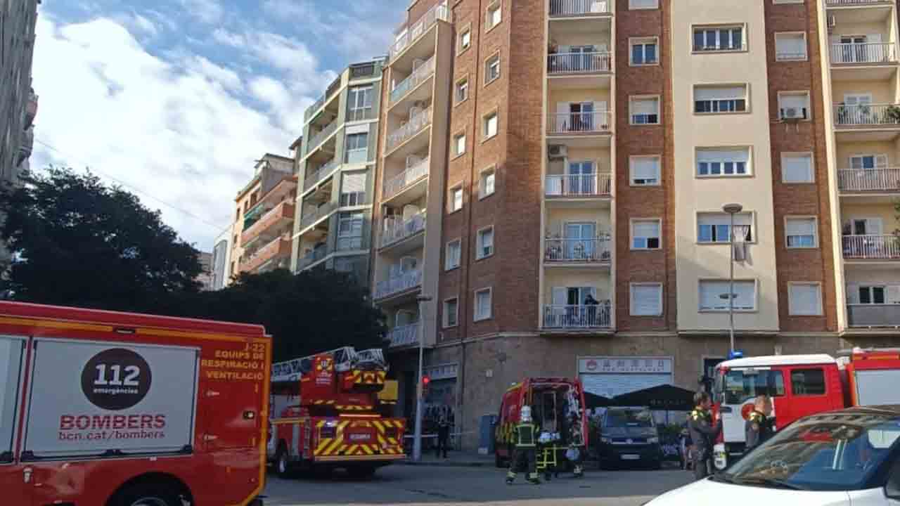 Incendio en un restaurante del Fort Pienc: La rápida actuación de los equipos de emergencia evitó una tragedia