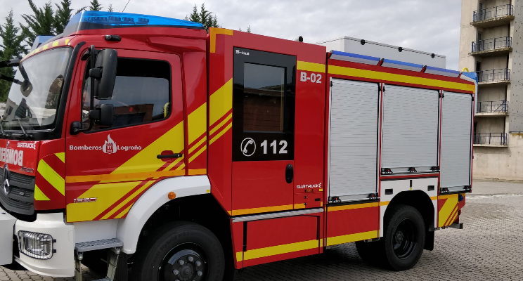 Nave en Huércanos arde: intervención rápida de los bomberos del CEIS