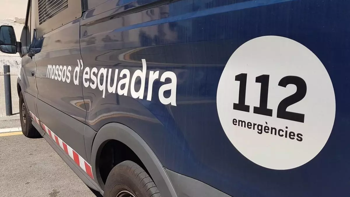 Grave incendio en Sant Adrià del Besòs deja tres heridos graves y uno leve