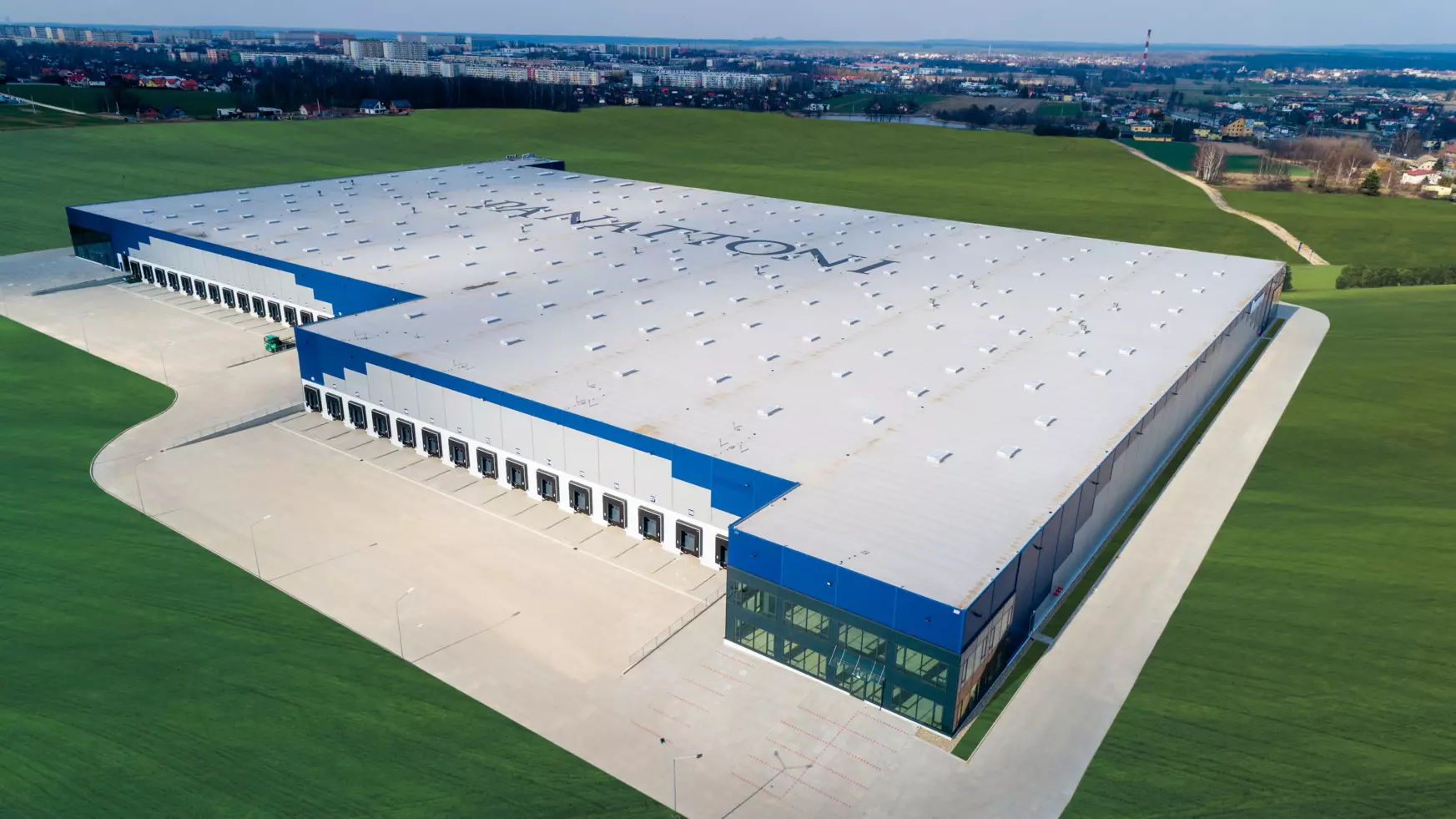 Panattoni adquiere un centro industrial de 30 acres en el Reino Unido: Una inversión estratégica en infraestructura sostenible