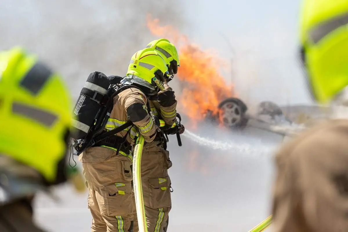 Un fuego de gran magnitud pone a prueba la capacidad de respuesta ante emergencias industriales en Aragón