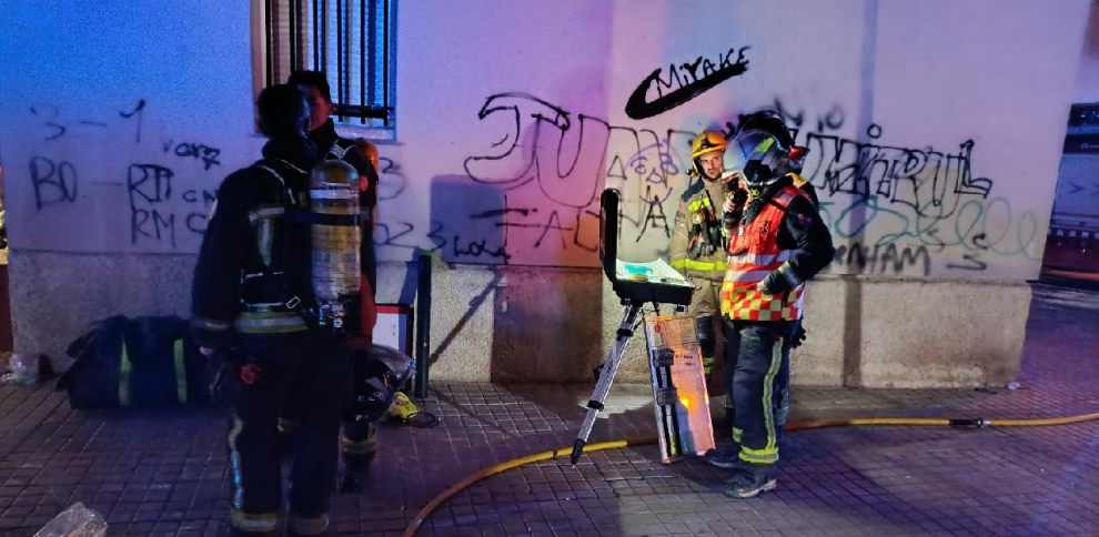 Incendio en Badalona: Ocho heridos y una noche marcada por el caos y la rápida actuación de emergencias