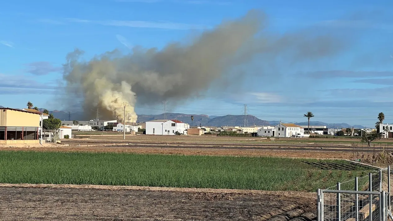 Incendio en un desguace de motocicletas en Alboraya: actuación rápida y daños controlados