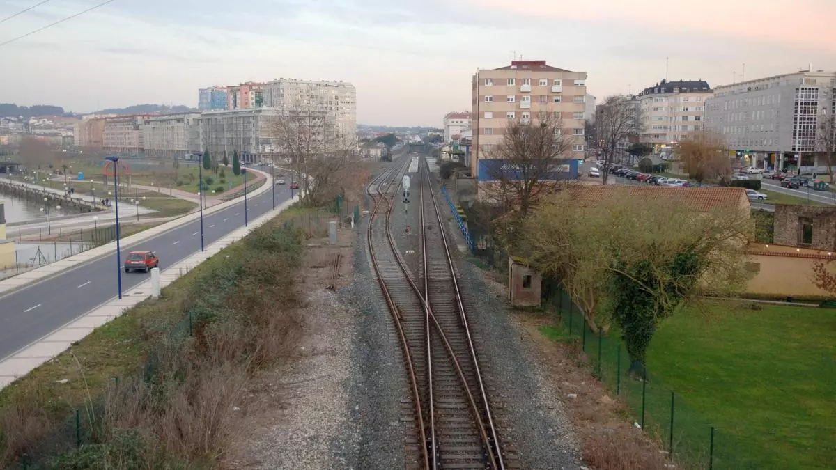 Incidente en Culleredo: un motor arde en pleno trayecto y obliga a evacuar a 21 pasajeros. Una noche marcada por la rápida actuación