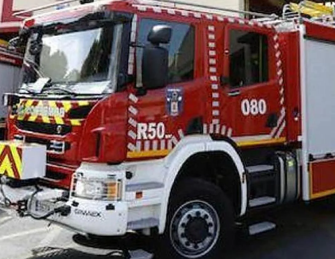 Seis afectados por inhalación de humo en el incendio de una vivienda en Águilas