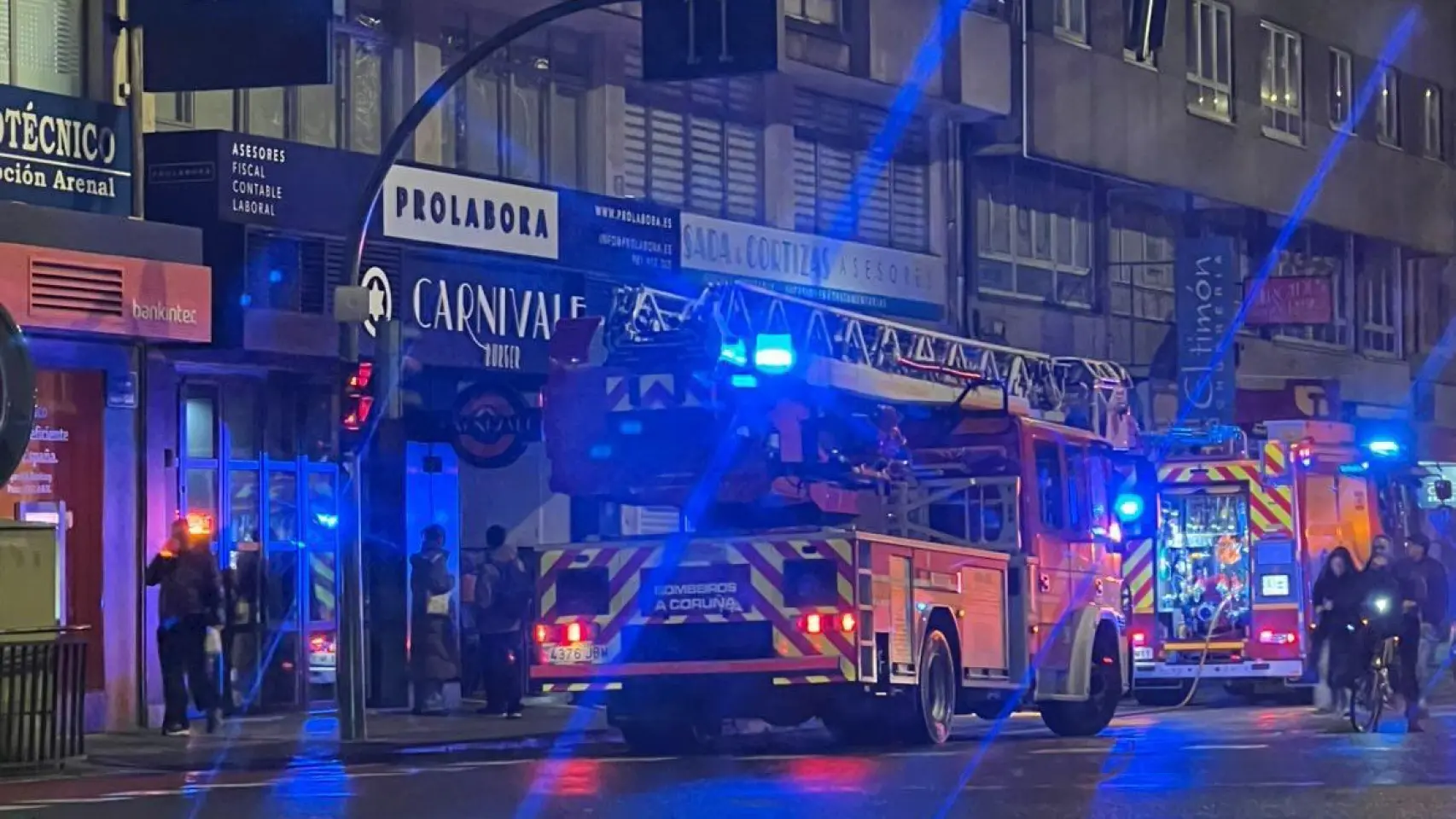 Segundo incendio en una hamburguesería de A Coruña reabre el debate sobre la seguridad contra incendios en locales de hostelería.