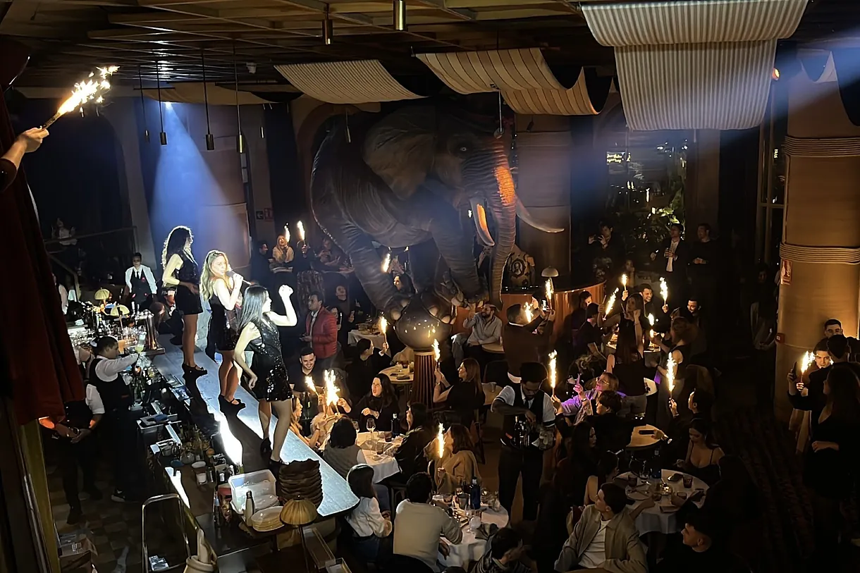 Incendio en el restaurante Fanático de Madrid: bengalas, caos y polémica tras una evacuación