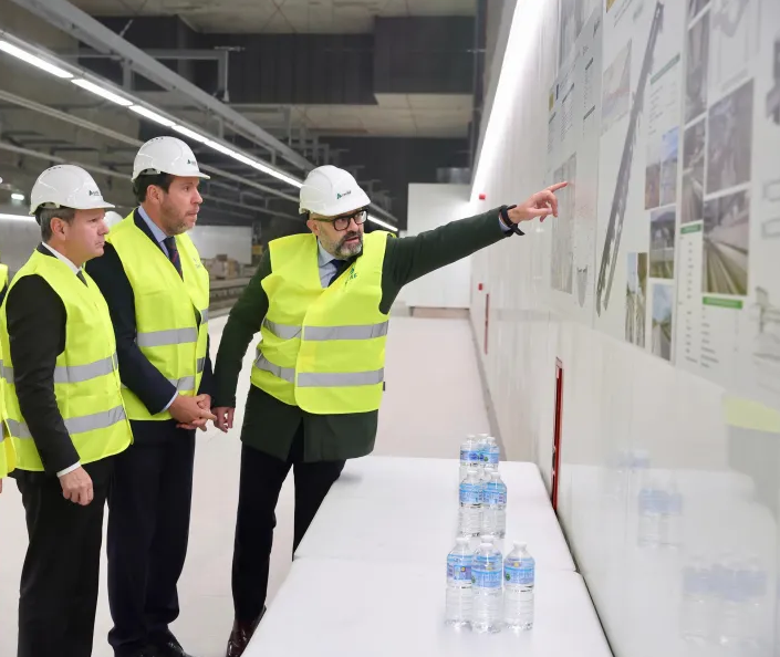 Nuevo acceso ferroviario al Aeropuerto de Barcelona: Óscar Puente visita las obras con inversión de 400 millones