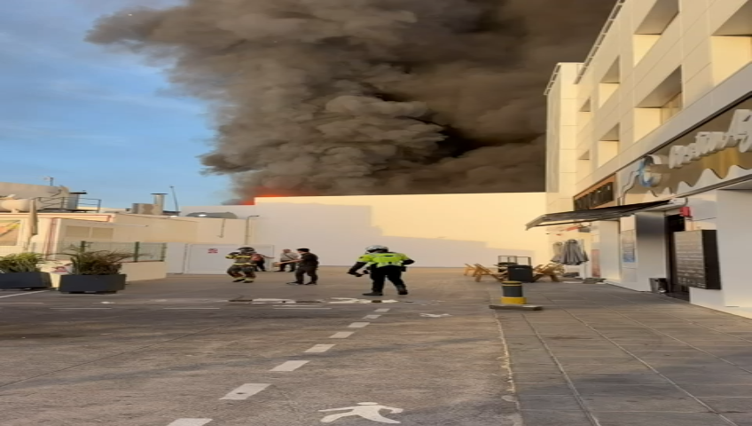 Incendio industrial en Arrecife obliga a desalojos preventivos y refuerza la importancia de la seguridad contra incendios