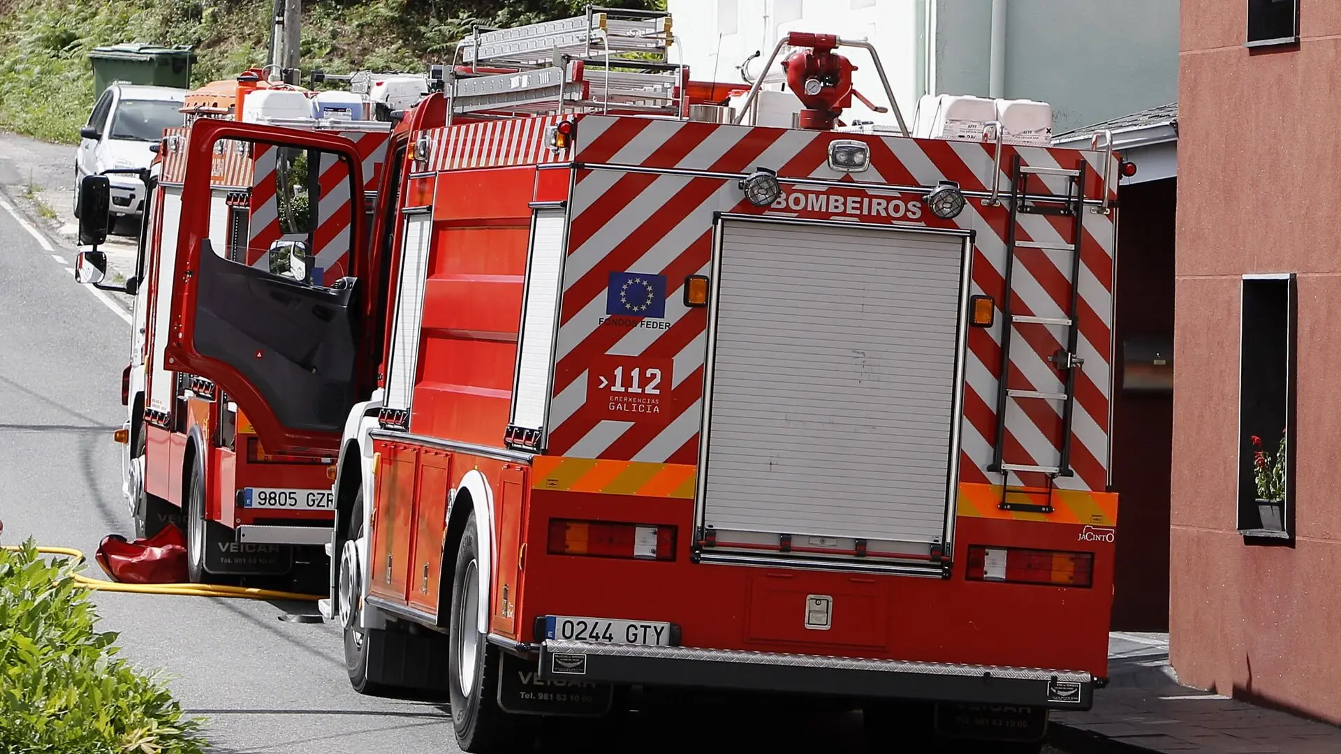 Incendio doméstico en Celeiro arrasa una cocina tras quedar una sartén olvidada al fuego