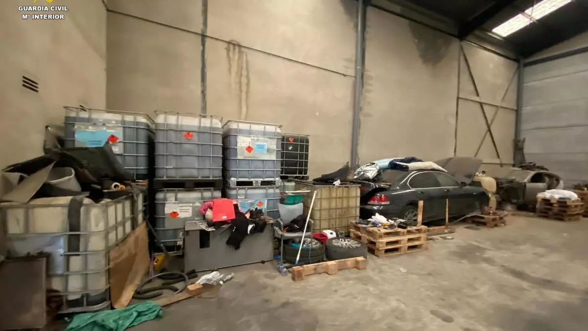 Clausurado un desguace ilegal en la Ribera Alta por graves incumplimientos de seguridad y normativa ambiental