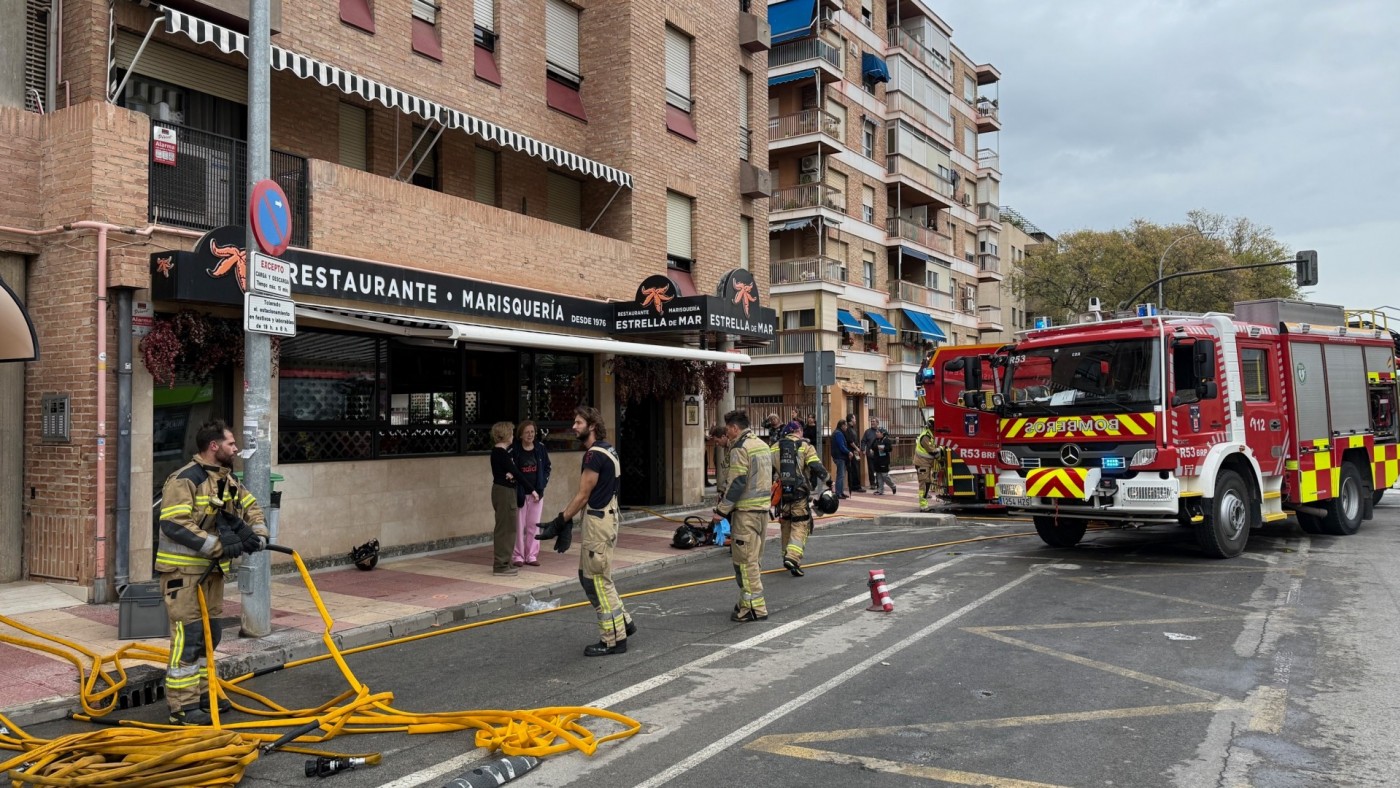 Incendio en cocina provoca cierre temporal de reconocida marisquería en Murcia