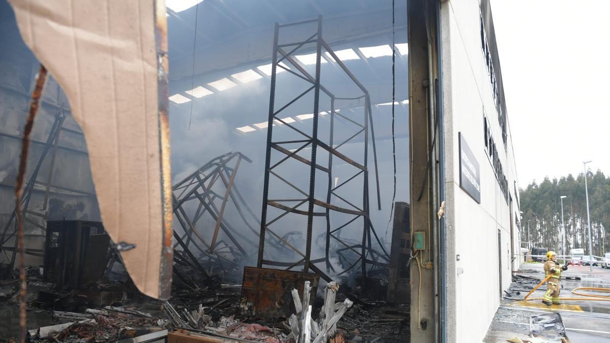 Un incendio destruye la sede de Trison en Sada, proveedor tecnológico clave de Inditex