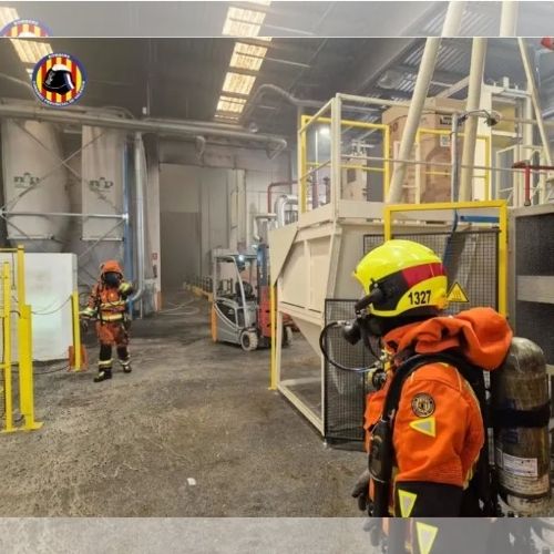 Sofocan un incendio en una fábrica de corcho en Bonrepòs i Mirambell sin dejar heridos