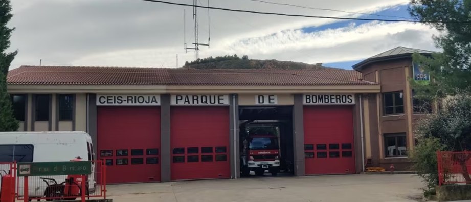 Incendio en tienda de mobiliario en Alesón: claves esenciales de prevención y seguridad eléctrica