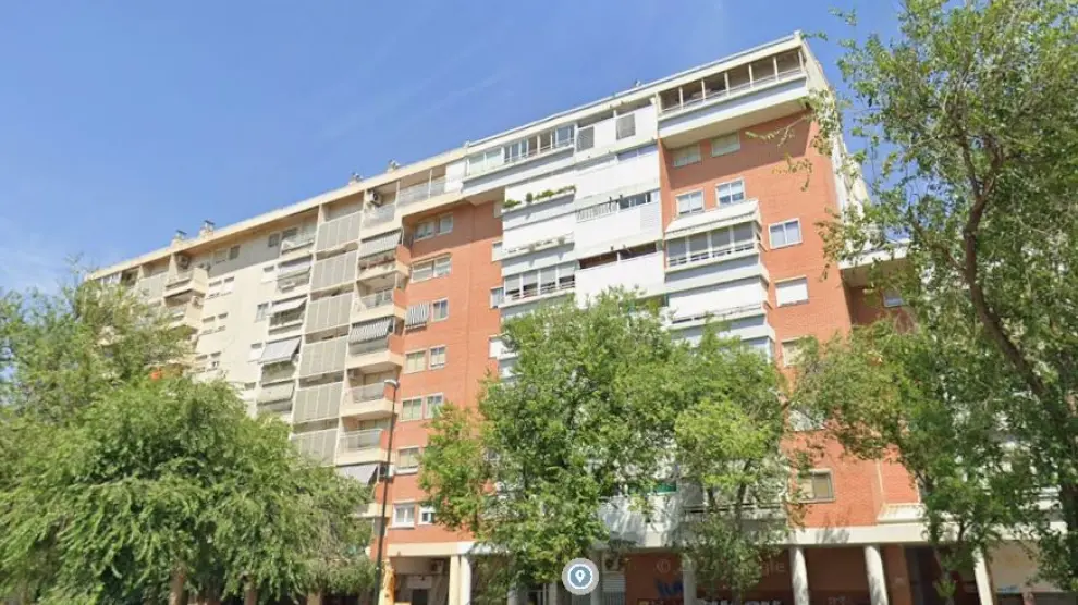 Dos personas heridas tras un incendio en una vivienda de Zaragoza con origen en la cocina