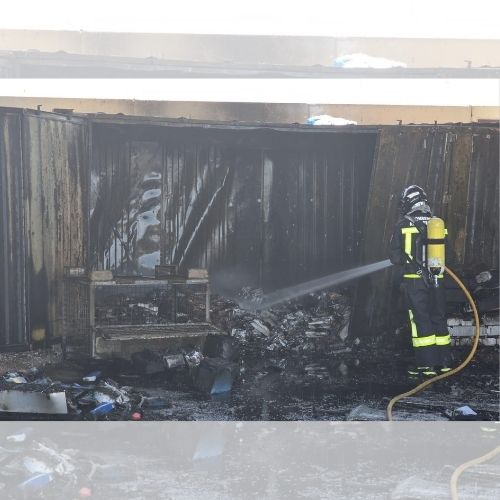Controlado un incendio en una planta de reciclaje de baterías en el polígono de Hontoria