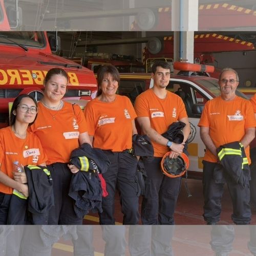 Protección Civil de Mijas intensifica su formación con prácticas de fuego real y gestión de emergencias