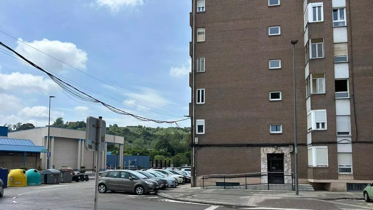 Conmoción en Versalles tras un incendio doméstico que dejó a un vecino en estado grave por inhalación de humo