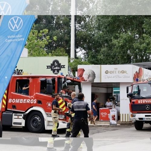 Un incendio en un puesto hostelero de la Feria de Muestras de Gijón queda controlado sin causar heridos