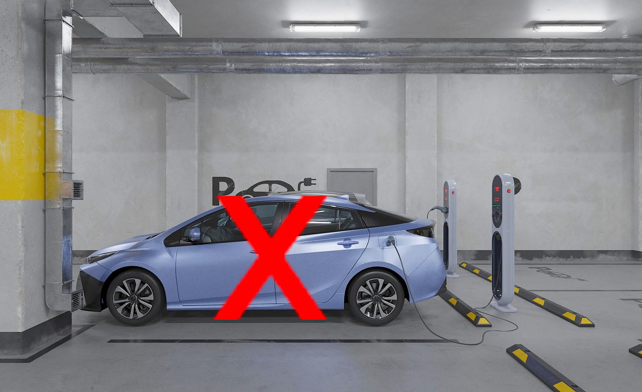 ¿Te prohíben aparcar tu coche eléctrico en un garaje? La OCU confirma que es una práctica ilegal