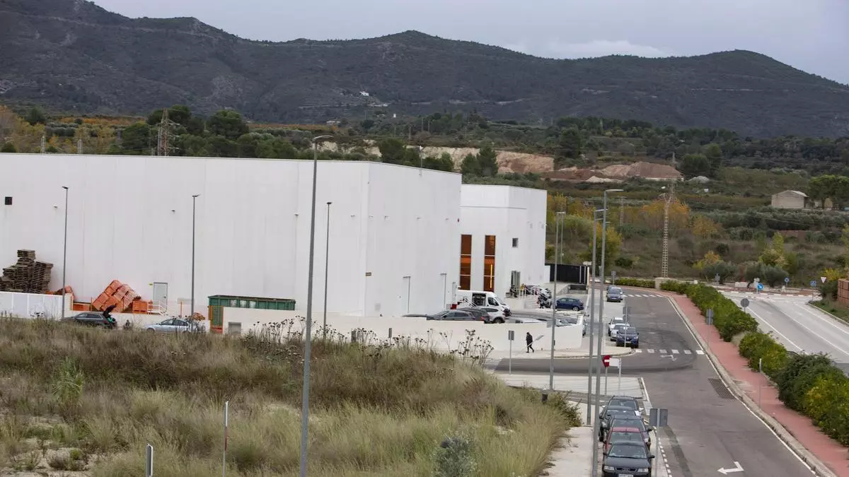 Invierten más de 270.000 euros en mejorar la seguridad y los servicios de los polígonos de Castelló de Rugat